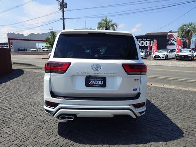 TOYOTA LAND CRUISER 300 - 7
