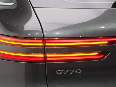 2025 Genesis GV70 photo 10
