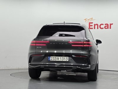 2025 Genesis GV70 photo 3