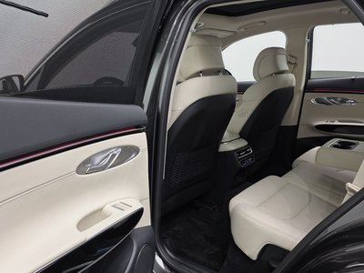 صورة مصغرة 30 لـ 2025 Genesis GV70