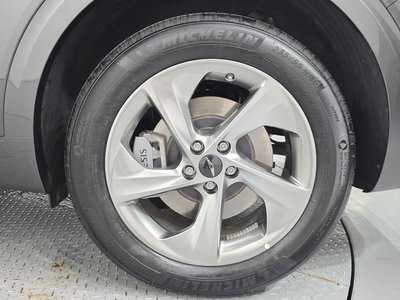 2025 Genesis GV70 photo 8