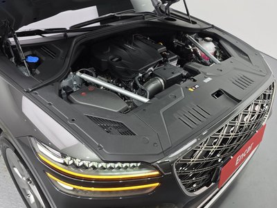 2025 Genesis GV70 photo 7