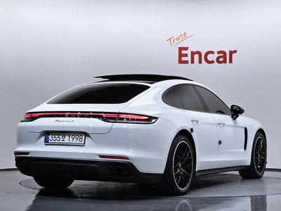 PORSCHE PANAMERA - 3