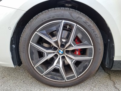 2025 BMW 5 SERIES 照片 6