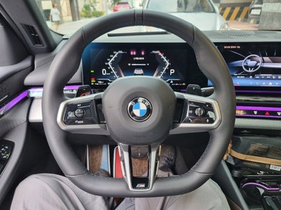 2025 BMW 5 SERIES 照片 4