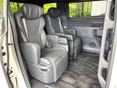 2024 TOYOTA ALPHARD photo 9