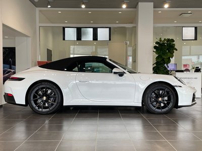 PORSCHE 911 CABRIOLET - 7