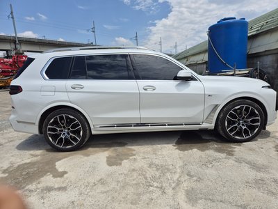 BMW X7 - 7