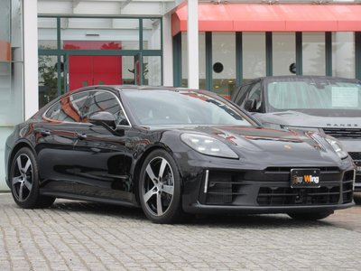 PORSCHE PANAMERA - 4