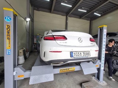 MERCEDES-BENZ E-CLASS - 3