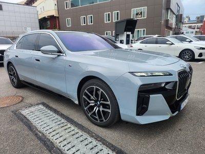 BMW 7 SERIES - 1