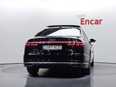 2021 AUDI A8 photo 3