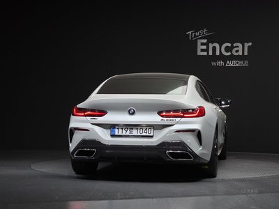 BMW 8 SERIES - 4
