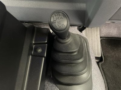 TOYOTA LAND CRUISER 70 - 10