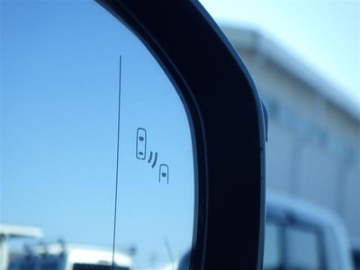 TOYOTA CROWN CROSSOVER - 8