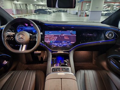 MERCEDES-BENZ EQS - 8