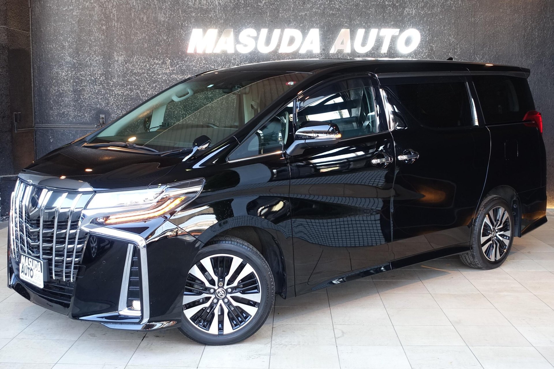 TOYOTA ALPHARD - View 1