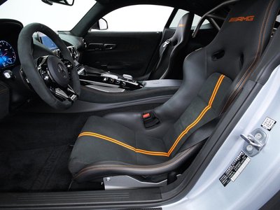 صورة 2 لـ 2022 Mercedes-BENZ GT AMG