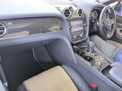 BENTLEY BENTAYGA - 3