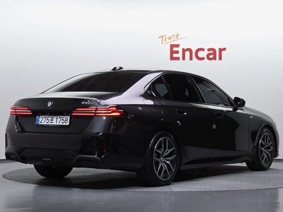 2025 BMW 5 SERIES 照片 3