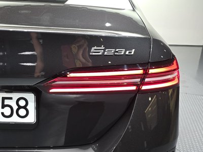 2025 BMW 5 SERIES 照片 10