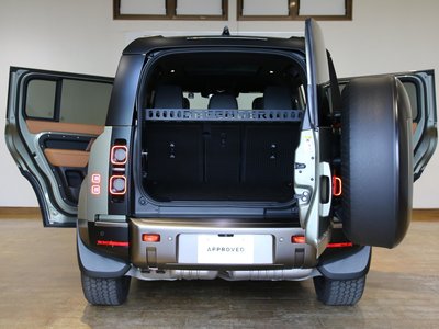 صورة 10 لـ 2024 LAND Rover DEFENDER