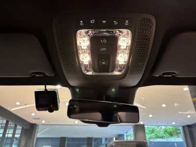 2025 Mercedes-BENZ GLB — миниатюра 12