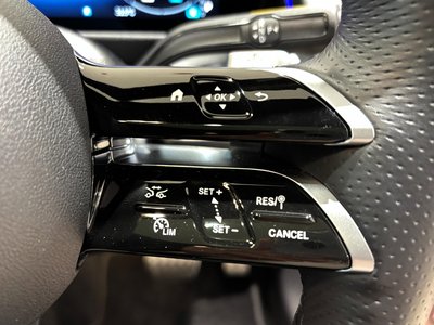 2025 Mercedes-BENZ GLB — миниатюра 23