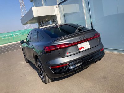 AUDI Q8 SPORTBACK E-TRON - 4