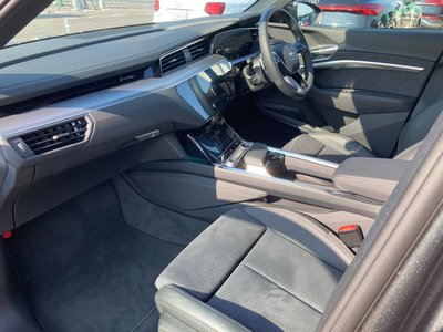 AUDI Q8 SPORTBACK E-TRON - 10