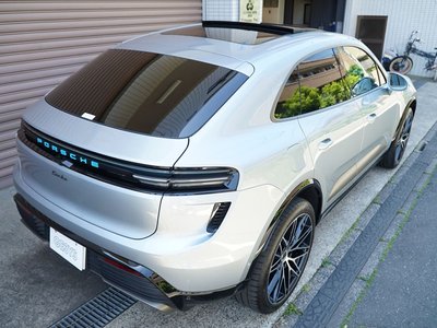 PORSCHE MACAN - 8