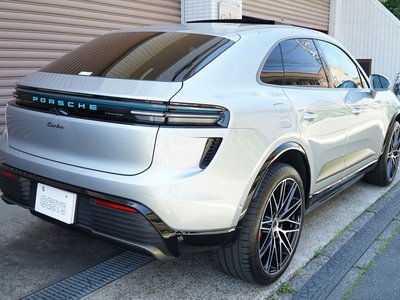 PORSCHE MACAN - 9