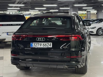 AUDI Q8 - 2