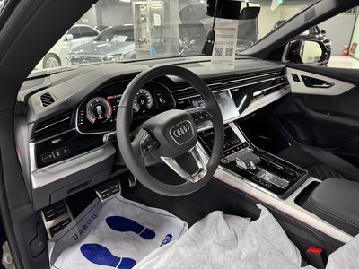 AUDI Q8 - 8