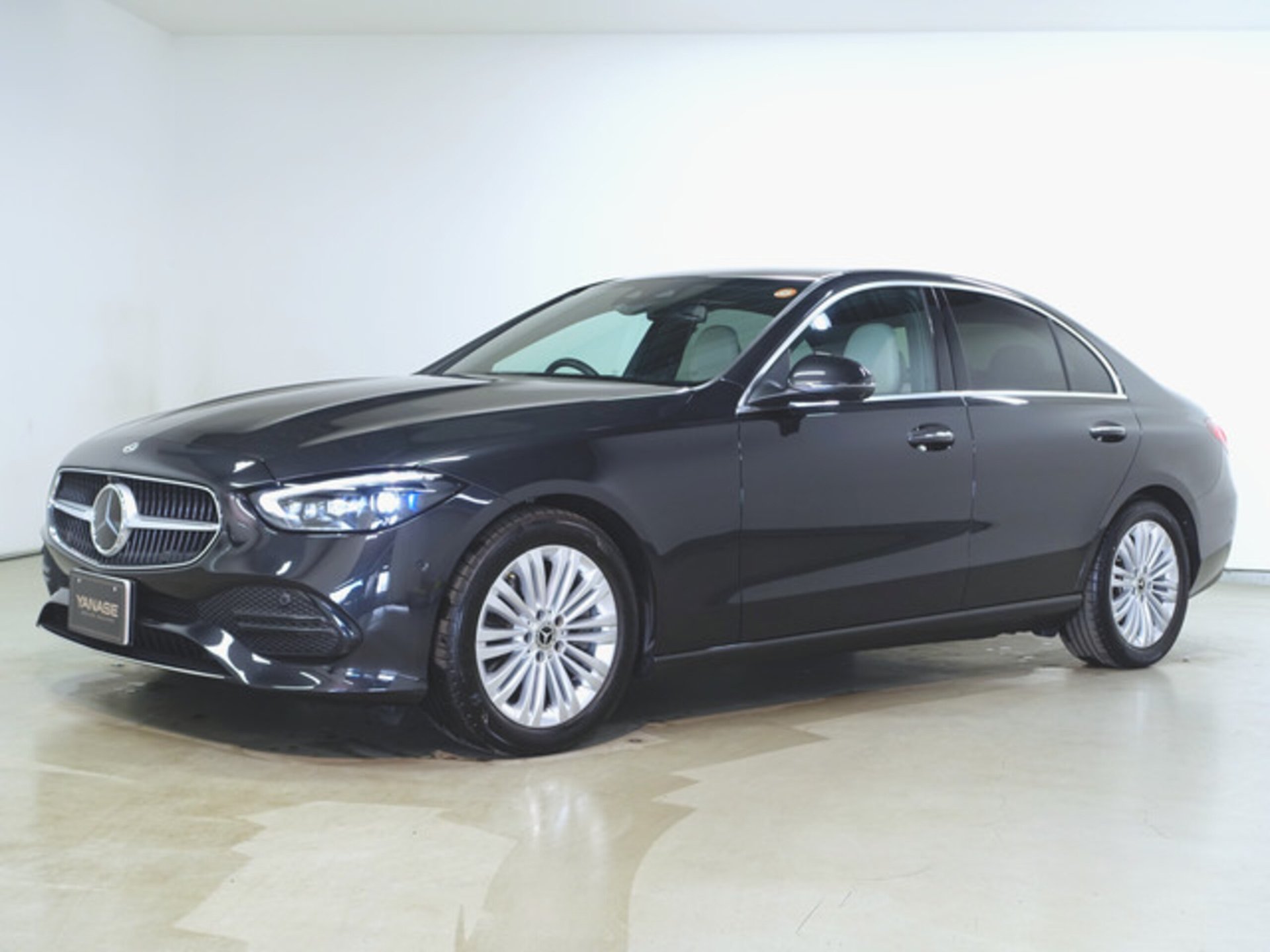 MERCEDES-BENZ C-CLASS - View 1