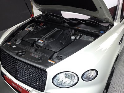 BENTLEY BENTAYGA - 7
