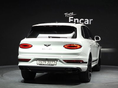 BENTLEY BENTAYGA - 4
