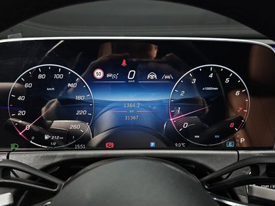 MERCEDES-BENZ E-CLASS - 8