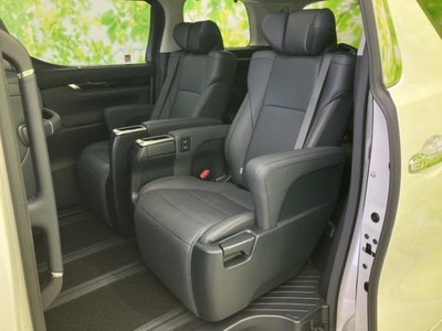 2022 Toyota ALPHARD photo 8