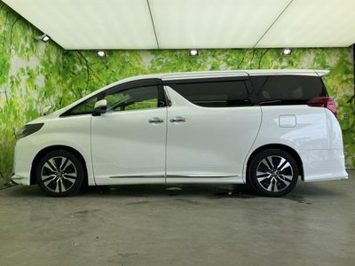 2022 Toyota ALPHARD photo 2