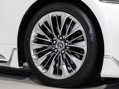 صورة مصغرة 32 لـ 2018 Lexus LS