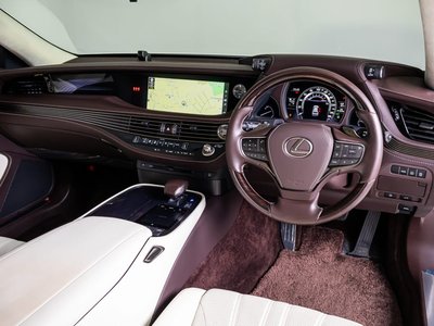 صورة مصغرة 37 لـ 2018 Lexus LS