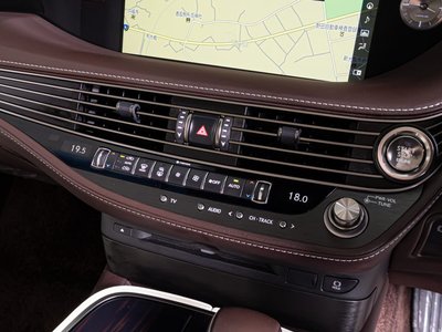 صورة مصغرة 42 لـ 2018 Lexus LS