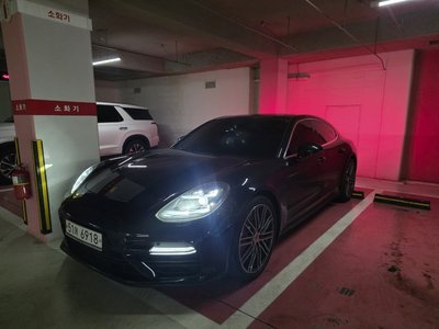 PORSCHE PANAMERA - 5