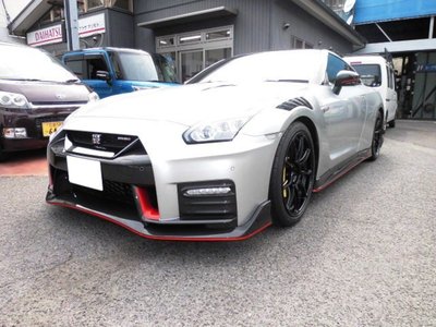 NISSAN GT-R - 1
