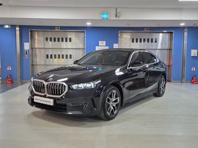 BMW 5 SERIES