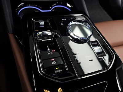 2024 BMW 5 SERIES — миниатюра 12