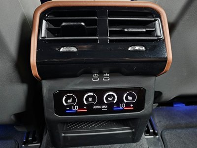 2024 BMW 5 SERIES — миниатюра 24