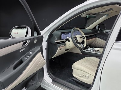 2024 Genesis GV80 thumbnail 13