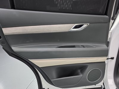 2024 Genesis GV80 thumbnail 15